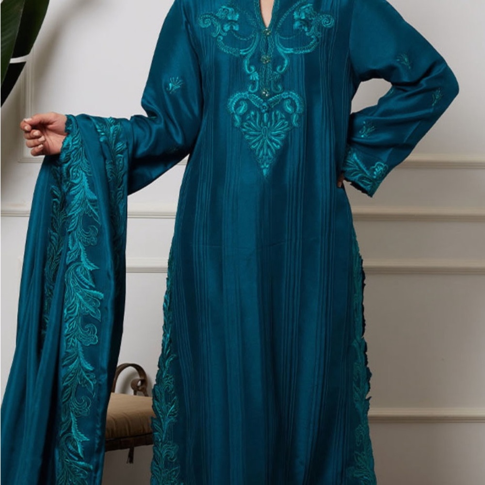 Farah Talib Aziz EMERALD SHIRT AND DUPATTA